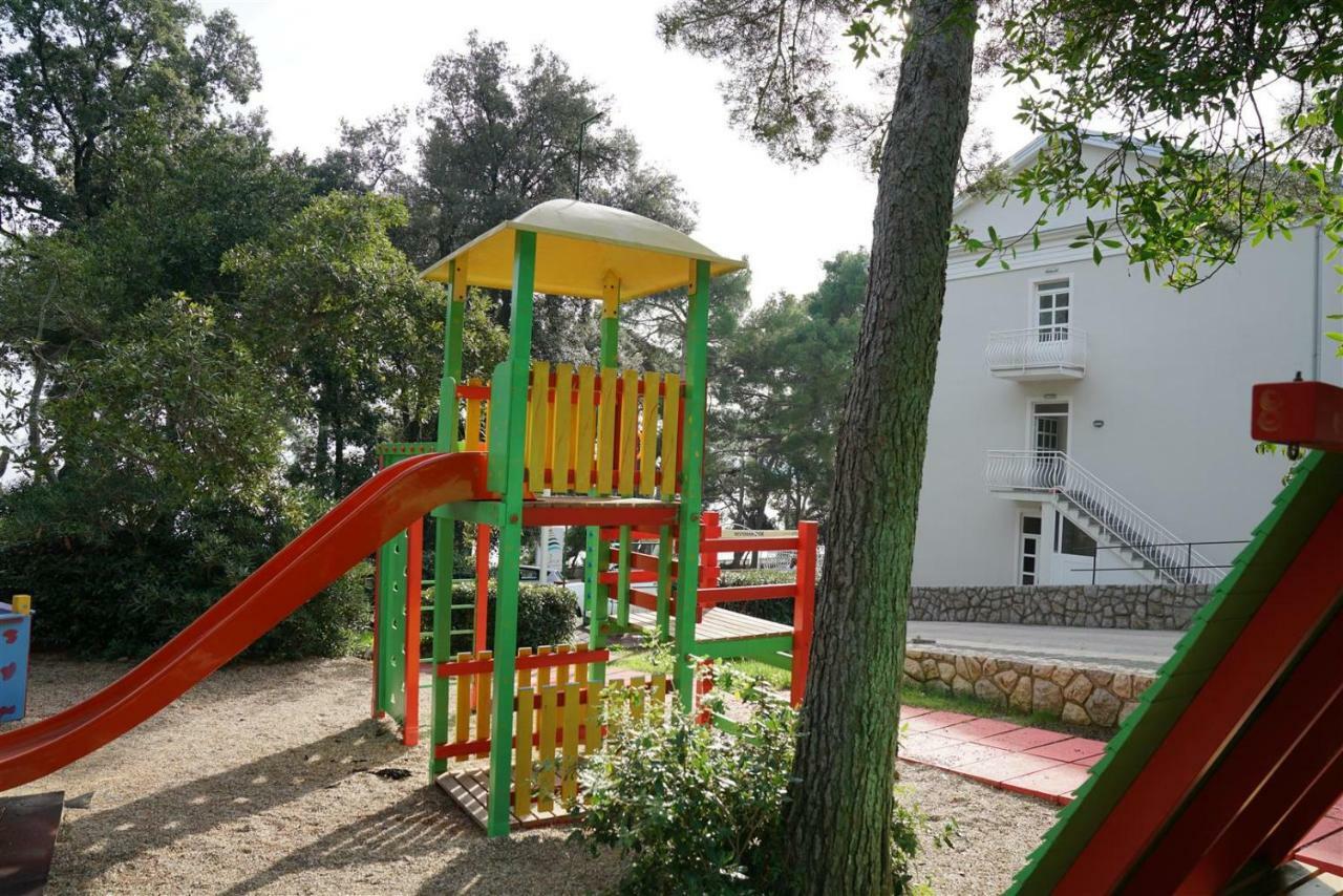 Sesar Apartments Krk - No. 1 Iva Кърк Екстериор снимка