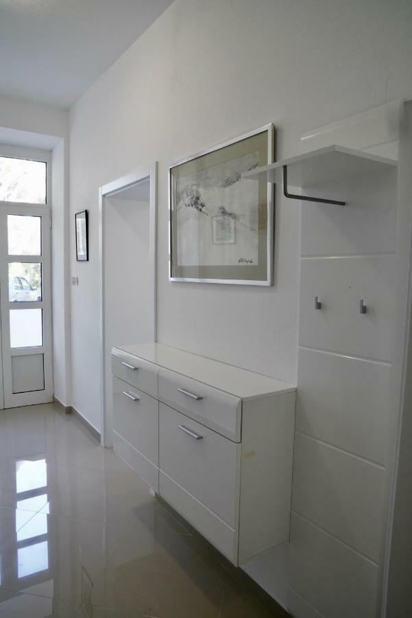 Sesar Apartments Krk - No. 1 Iva Кърк Екстериор снимка