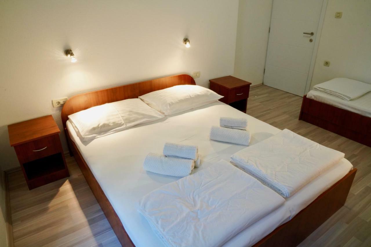 Sesar Apartments Krk - No. 1 Iva Кърк Екстериор снимка